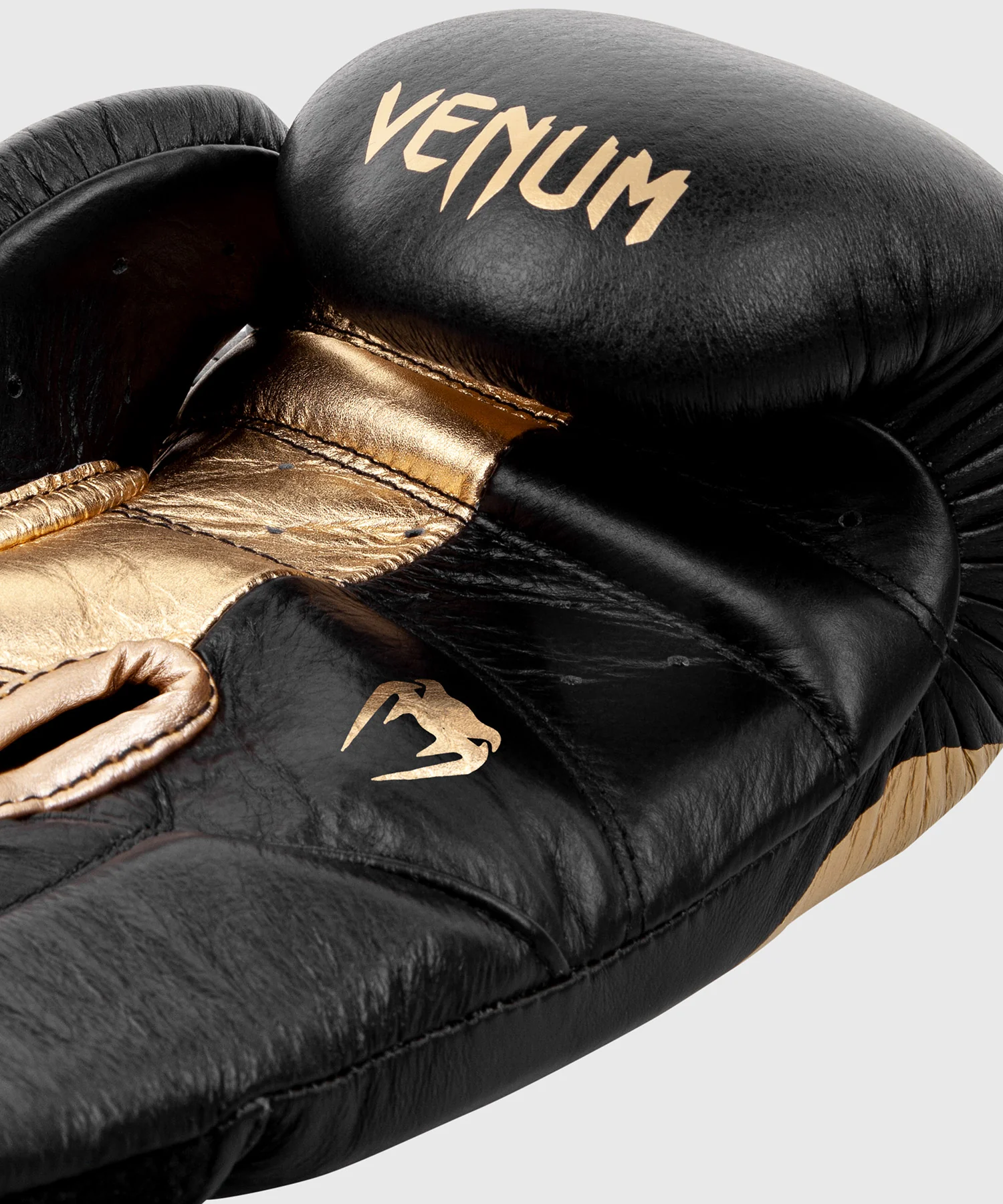 Venum Giant 2.0 Pro Boxing Gloves Velcro - Image 12
